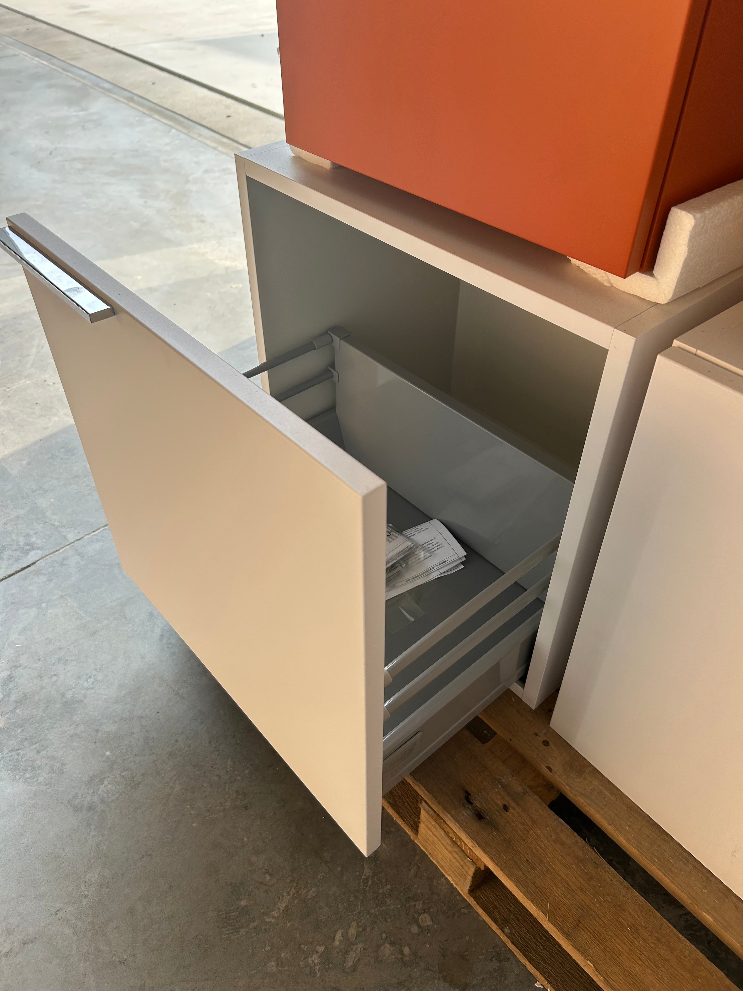 Inda progetto hangkast mat wit